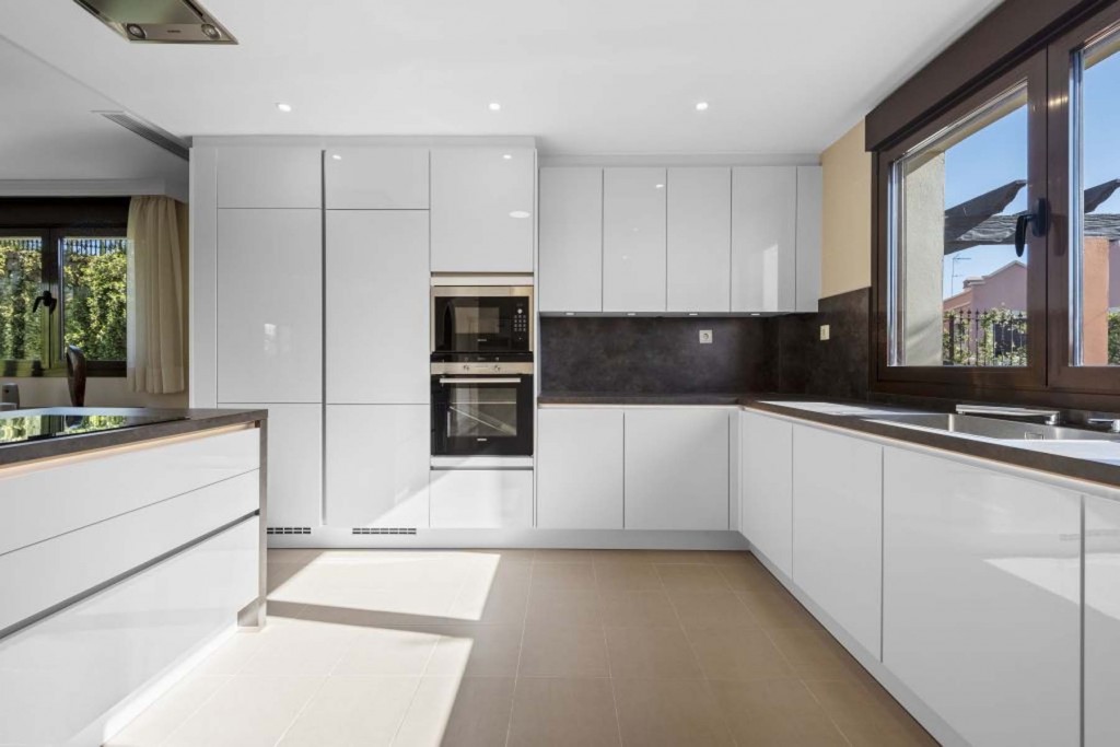 4 Bed, 4 Bath, HouseFor Sale, Estepona, Malaga 4 Bed, 4 Bath, HouseFor Sale, Estepona, Malaga