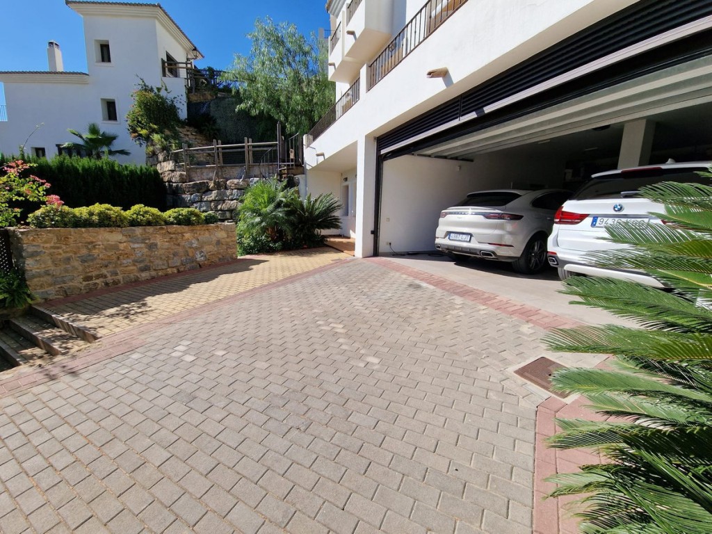 5 Bed, 5 Bath, HouseFor Sale, Benahavis, Malaga