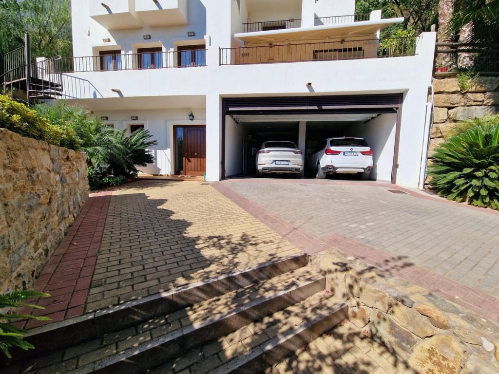 5 Bed, 5 Bath, HouseFor Sale, Benahavis, Malaga