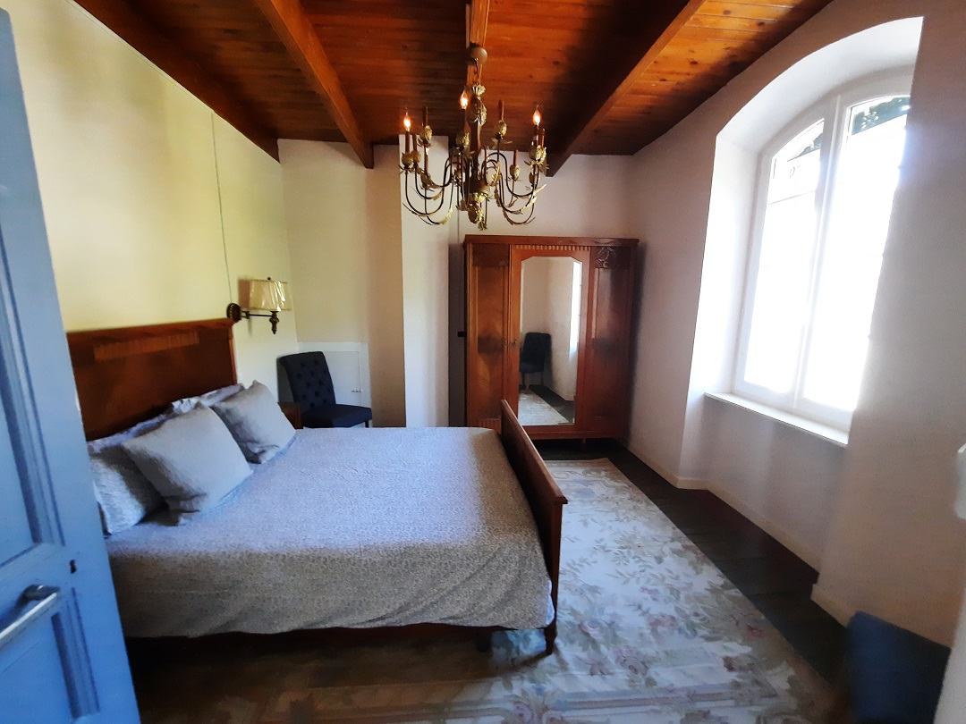 5 Bed, 2 Bath, HouseFor Sale, Olargues, Herault, Languedoc-Roussillon, 34390