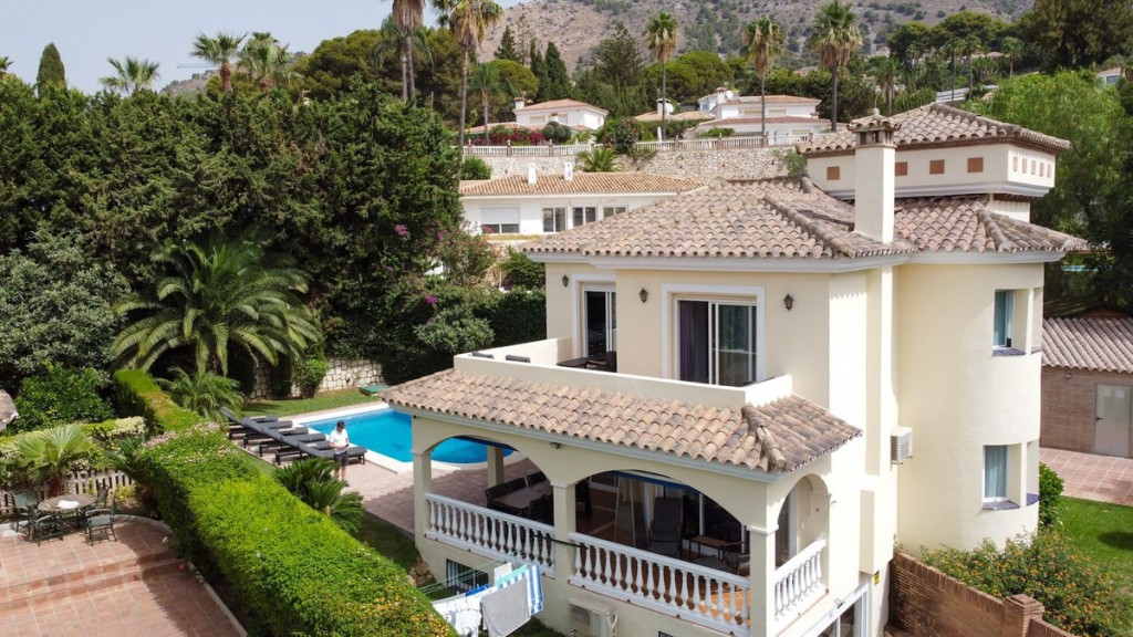 4 Bed, 3 Bath, HouseFor Sale, Benalmadena, Malaga