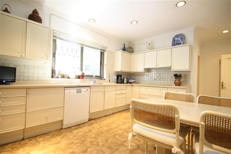 6 Bed, 5 Bath, HouseFor Sale, Los Monteros, Malaga