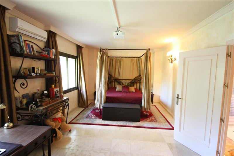 6 Bed, 5 Bath, HouseFor Sale, Los Monteros, Malaga