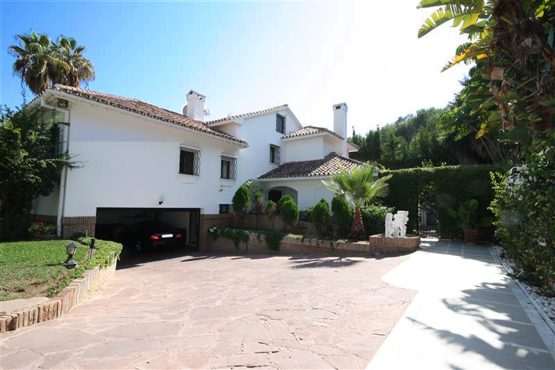 6 Bed, 5 Bath, HouseFor Sale, Los Monteros, Malaga