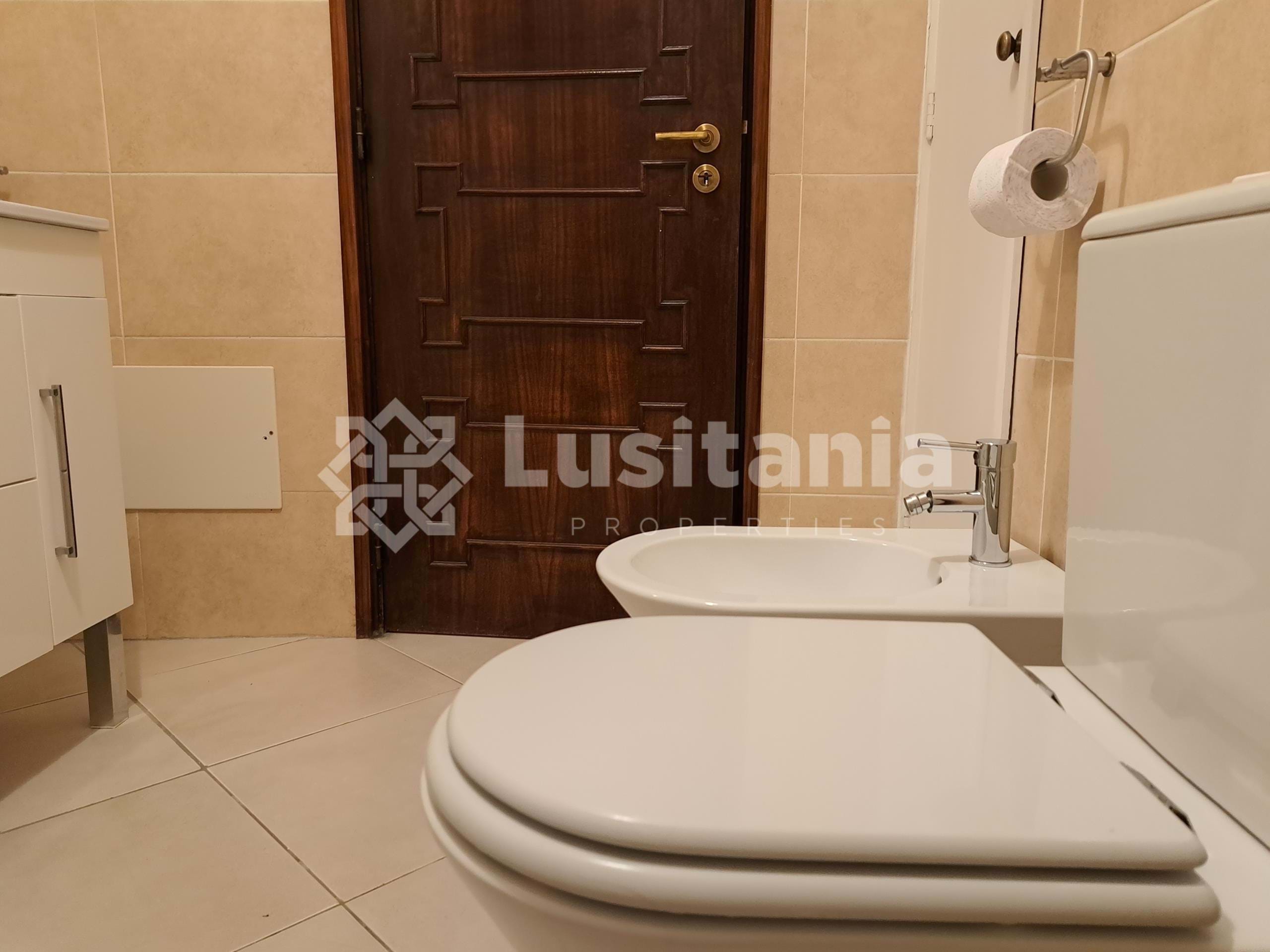 2 Bed, 2 Bath, ApartmentFor Sale, Quarteira, Loulé, Faro, 8125-507 2 Bed, 2 Bath, ApartmentFor Sale, Quarteira, Loulé, Faro, 8125-507