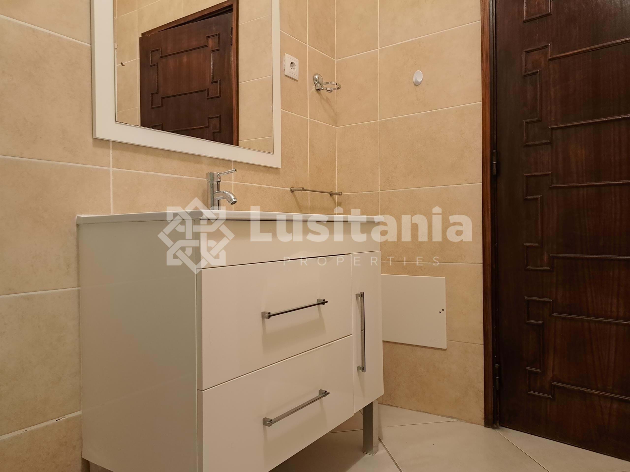 2 Bed, 2 Bath, ApartmentFor Sale, Quarteira, Loulé, Faro, 8125-507 2 Bed, 2 Bath, ApartmentFor Sale, Quarteira, Loulé, Faro, 8125-507