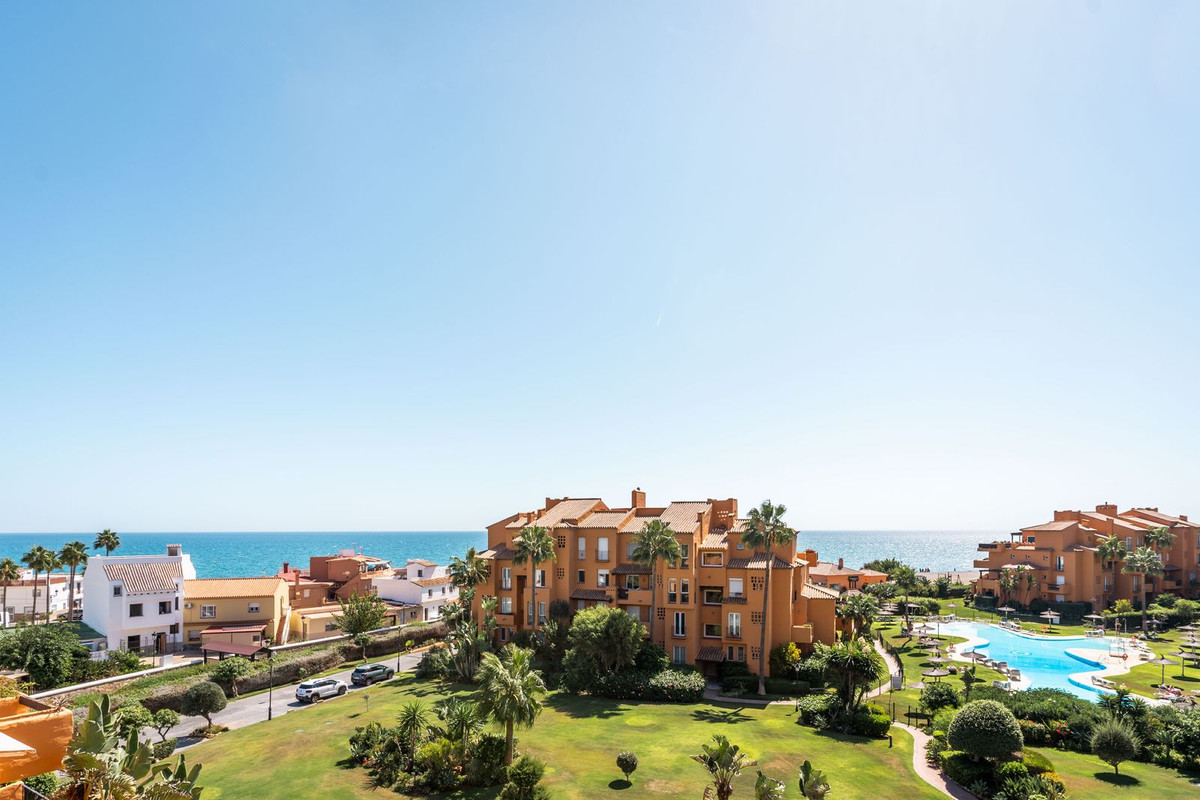 5 Bed, 3 Bath, ApartmentFor Sale, La Duquesa, Malaga