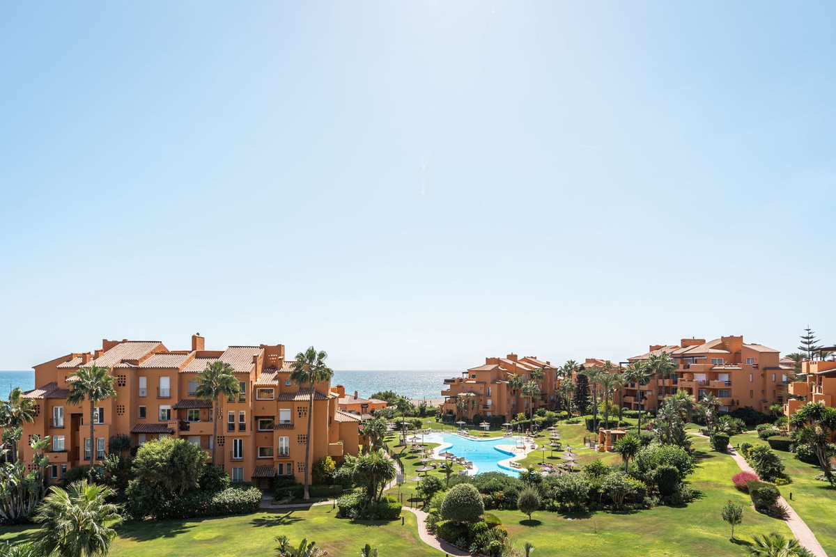 5 Bed, 3 Bath, ApartmentFor Sale, La Duquesa, Malaga