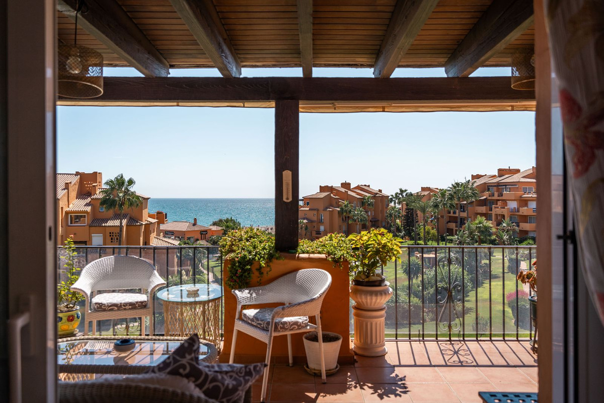 5 Bed, 3 Bath, ApartmentFor Sale, La Duquesa, Malaga