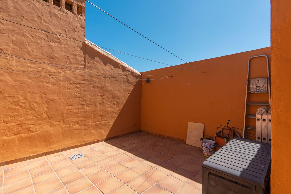 5 Bed, 3 Bath, ApartmentFor Sale, La Duquesa, Malaga