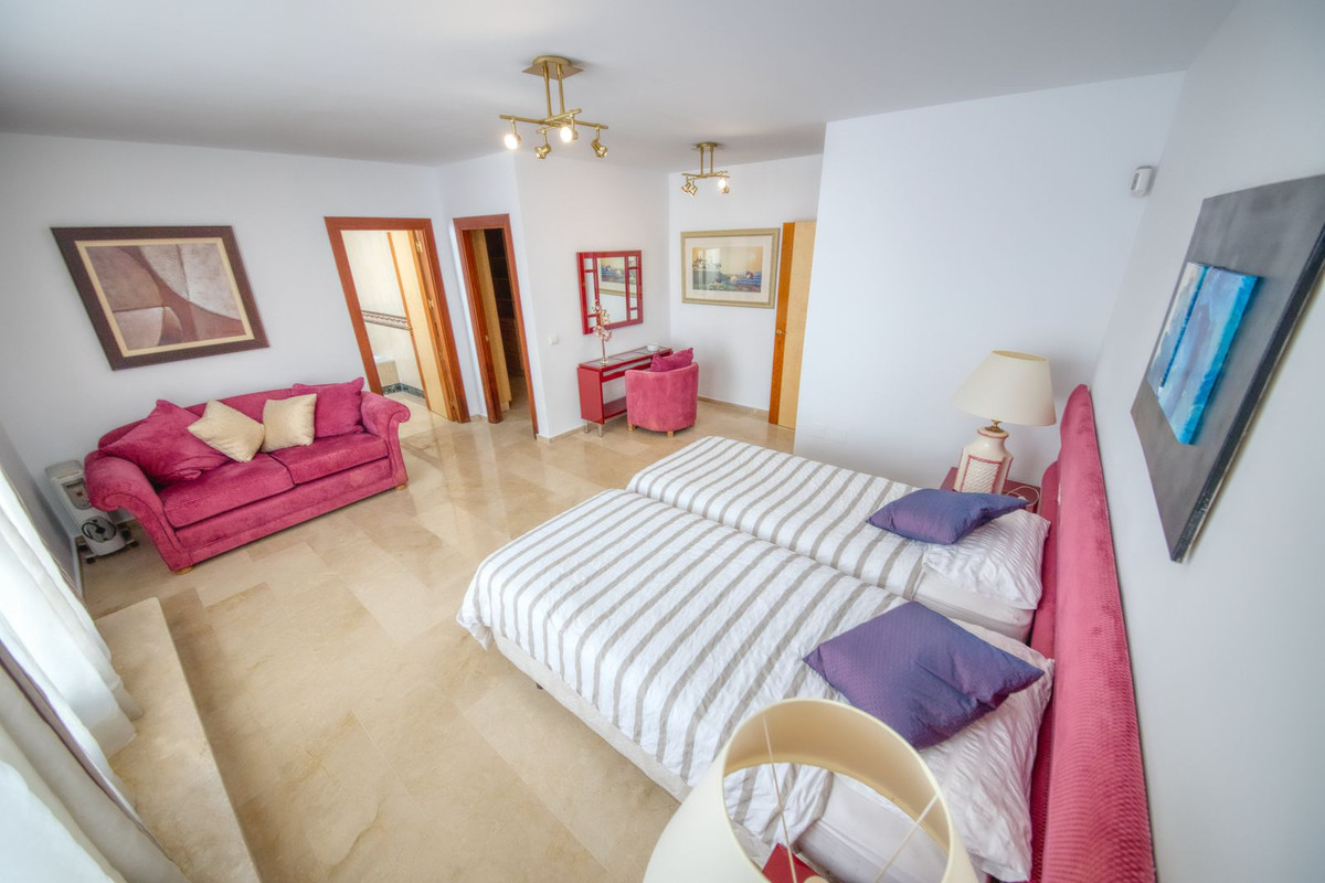 4 Bed, 3 Bath, HouseFor Sale, Benalmadena, Malaga, 29630