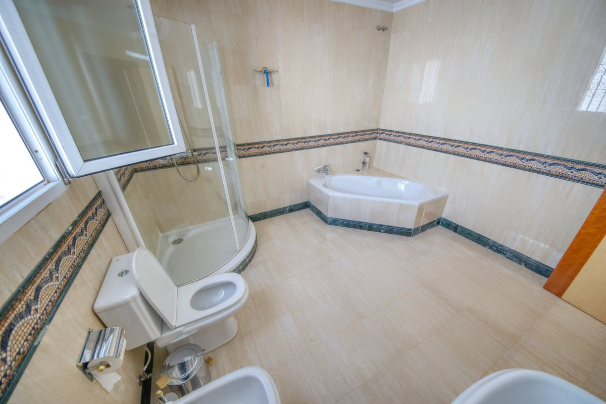 4 Bed, 3 Bath, HouseFor Sale, Benalmadena, Malaga, 29630