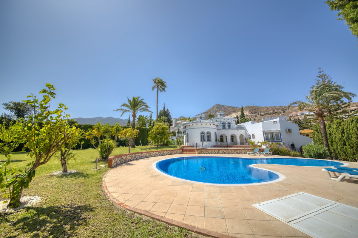 4 Bed, 3 Bath, HouseFor Sale, Benalmadena, Malaga, 29630