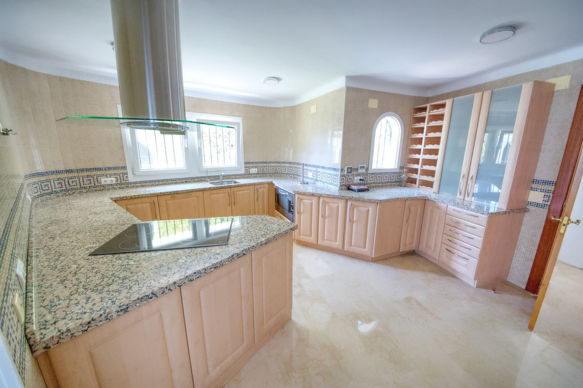 4 Bed, 3 Bath, HouseFor Sale, Benalmadena, Malaga, 29630