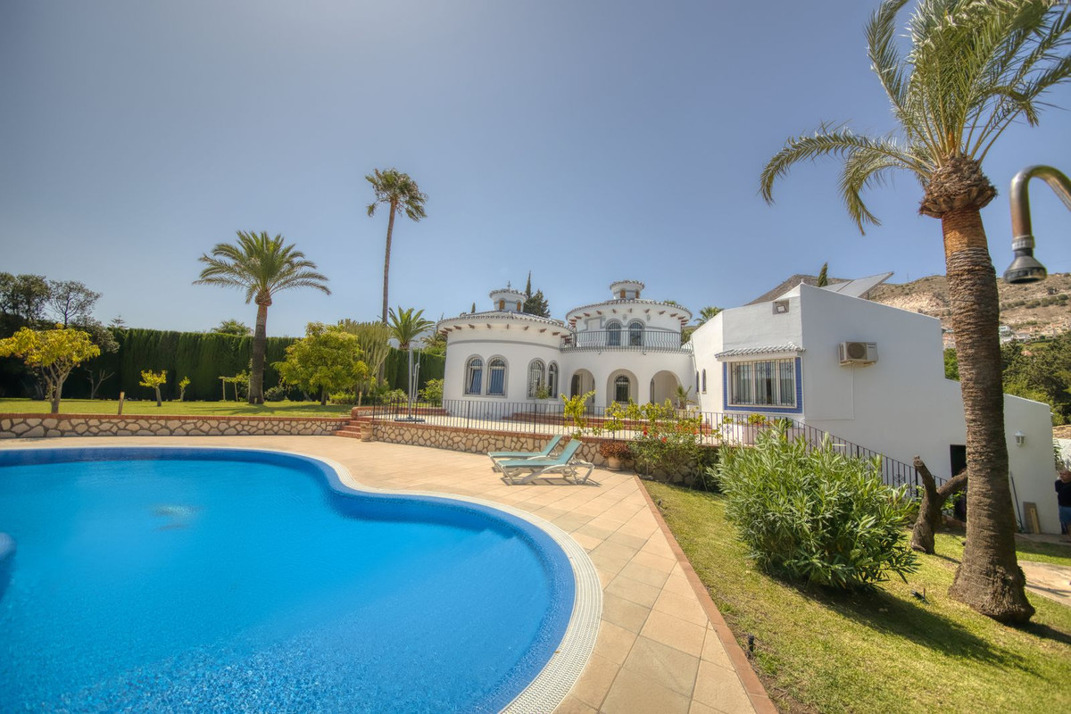 4 Bed, 3 Bath, HouseFor Sale, Benalmadena, Malaga, 29630