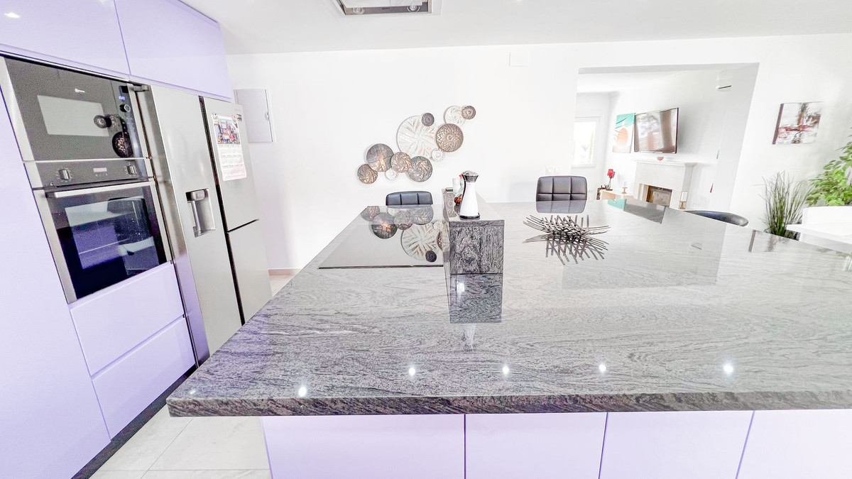 3 Bed, 2 Bath, HouseFor Sale, Benalmadena, Malaga, 29630