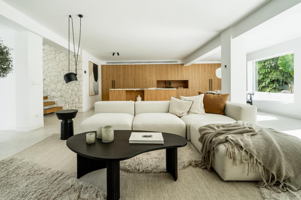 4 Bed, 4 Bath, HouseFor Sale, Nueva Andalucia, Malaga