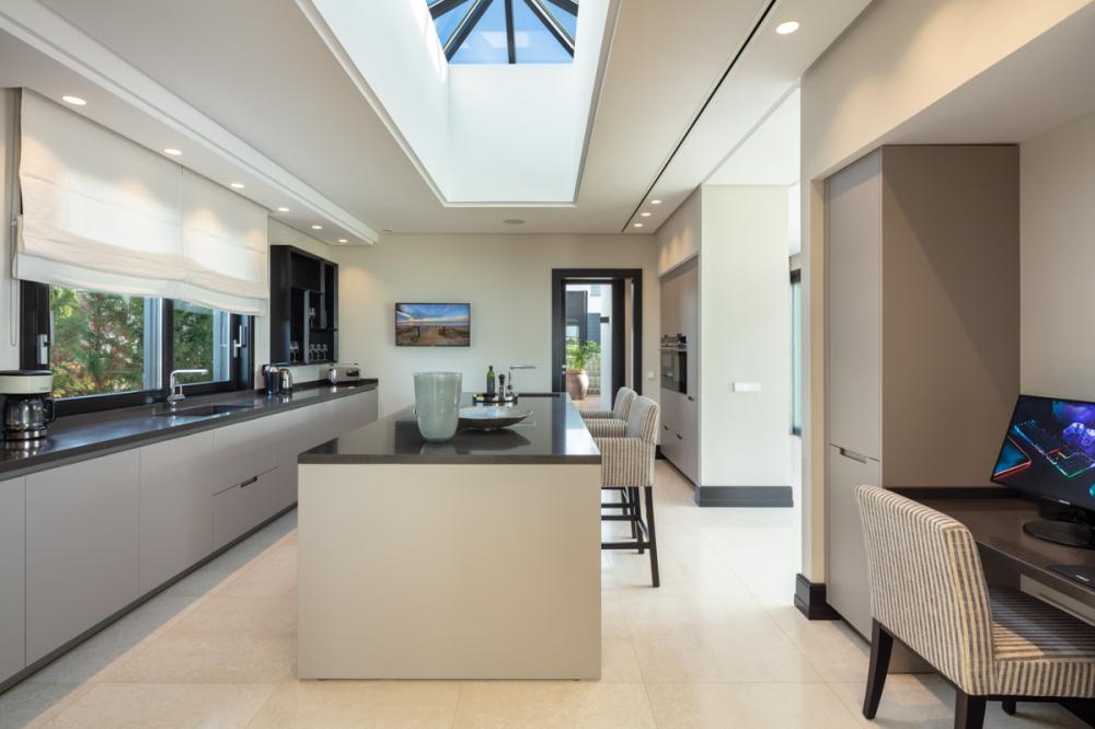 5 Bed, 5 Bath, HouseFor Sale, Nueva Andalucia, Malaga