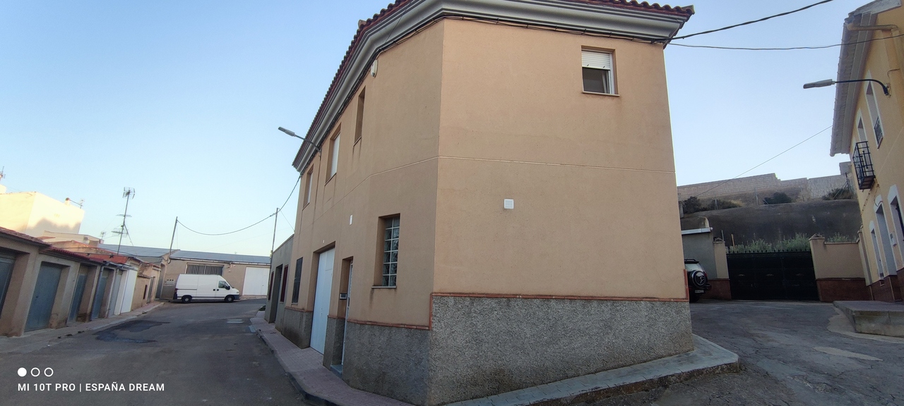 2 Bed, 1 Bath, HouseFor Sale, Caudete, Albacete