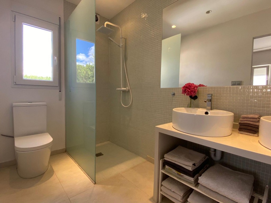 5 Bed, 3 Bath, HouseFor Sale, La Nucia, Alicante