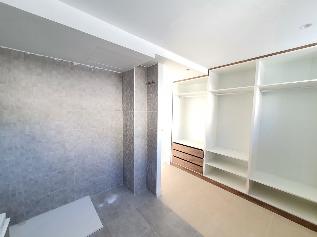 4 Bed, 4 Bath, HouseFor Sale, La Duquesa, Malaga