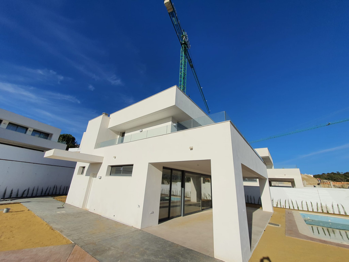 4 Bed, 4 Bath, HouseFor Sale, La Duquesa, Malaga