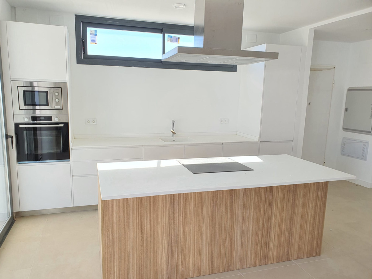 4 Bed, 4 Bath, HouseFor Sale, La Duquesa, Malaga