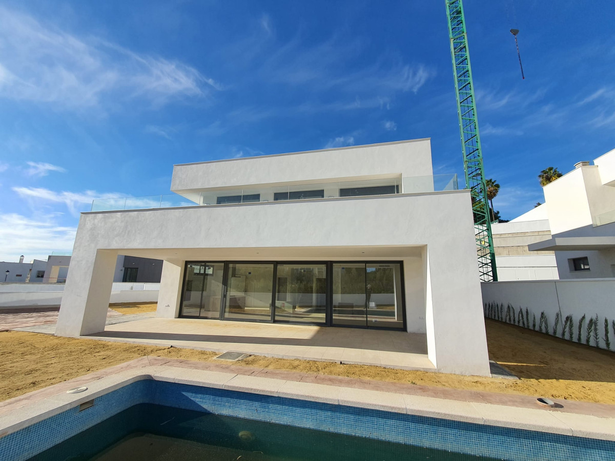 4 Bed, 4 Bath, HouseFor Sale, La Duquesa, Malaga