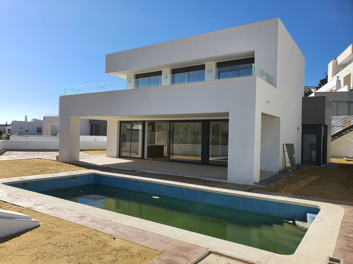 4 Bed, 4 Bath, HouseFor Sale, La Duquesa, Malaga