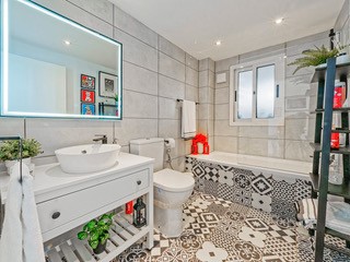 4 Bed, 3 Bath, HouseFor Sale, Paphos, Paphos