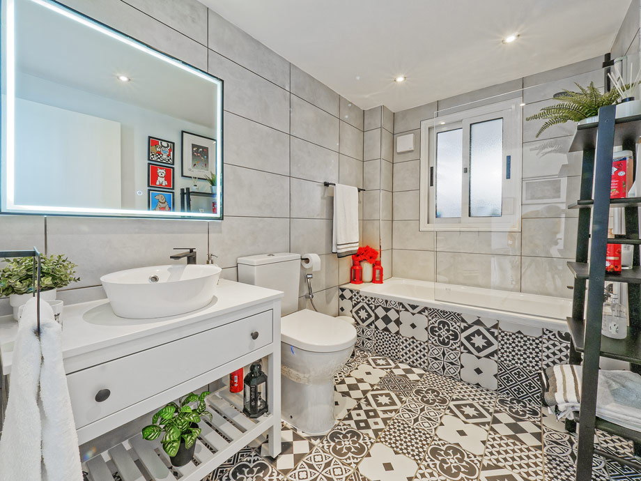 4 Bed, 3 Bath, HouseFor Sale, Paphos, Paphos