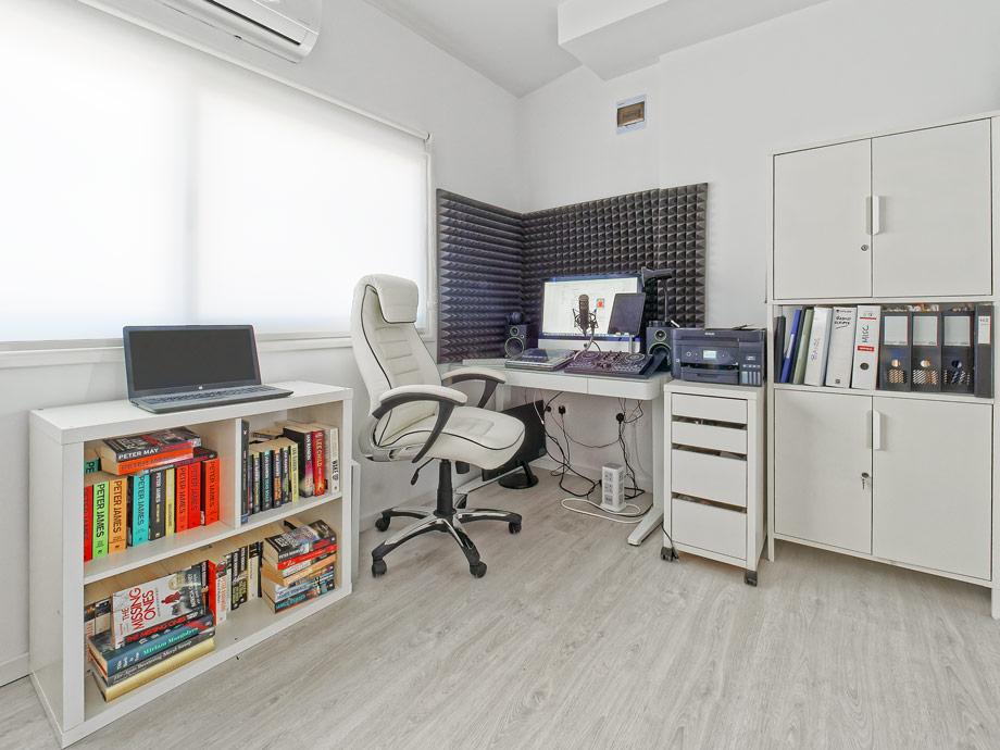 4 Bed, 3 Bath, HouseFor Sale, Paphos, Paphos