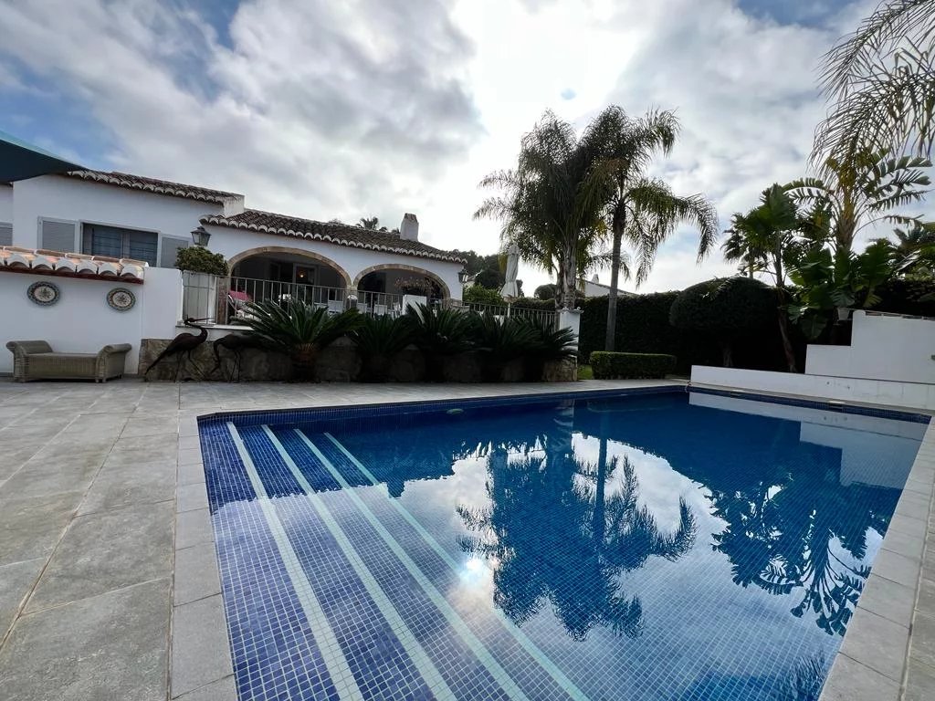 4 Bed, 2 Bath, HouseFor Sale, Javea, Alicante