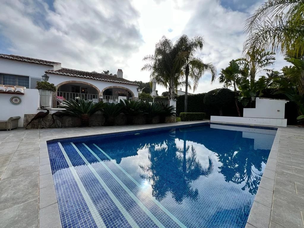 4 Bed, 2 Bath, HouseFor Sale, Javea, Alicante