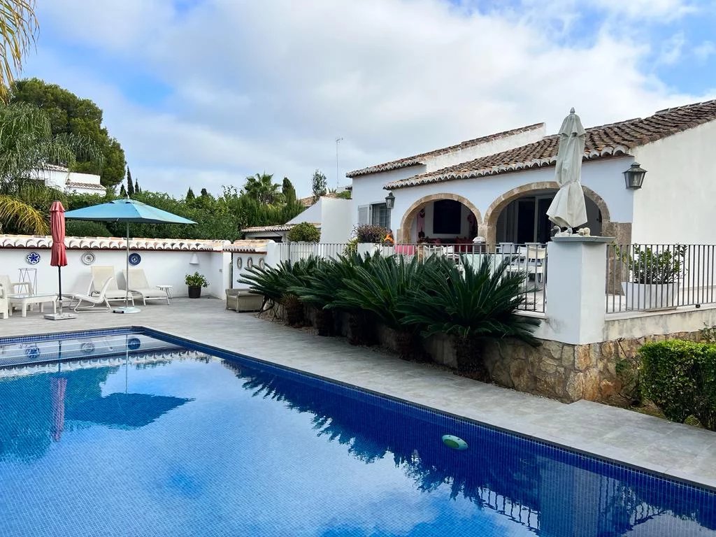 4 Bed, 2 Bath, HouseFor Sale, Javea, Alicante