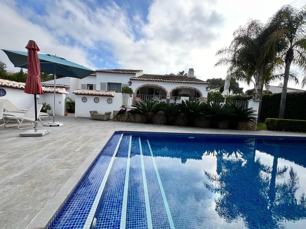 4 Bed, 2 Bath, HouseFor Sale, Javea, Alicante