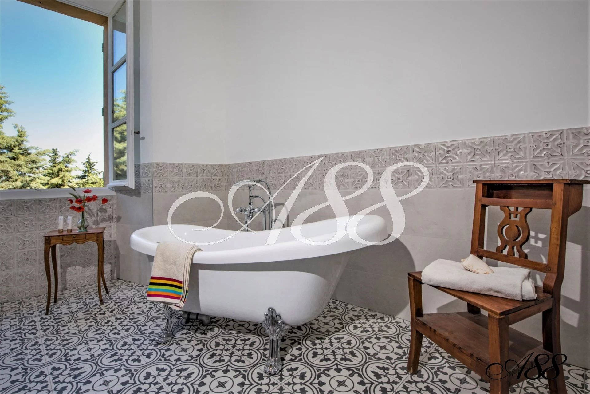 6 Bed, 7 Bath, HouseFor Sale, Saint-Maximin-la-Sainte-Baume, Var