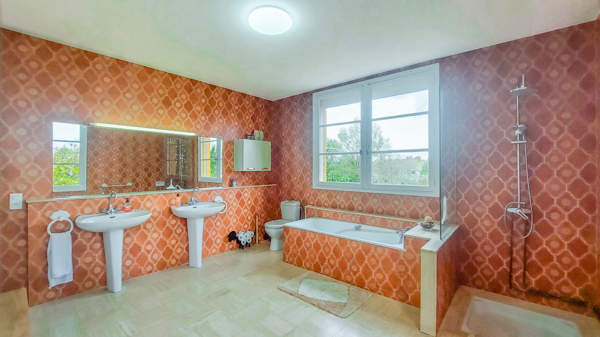 7 Bed, 1 Bath, HouseFor Sale, Fauillet, Lot-et-Garonne, Aquitaine, 47400