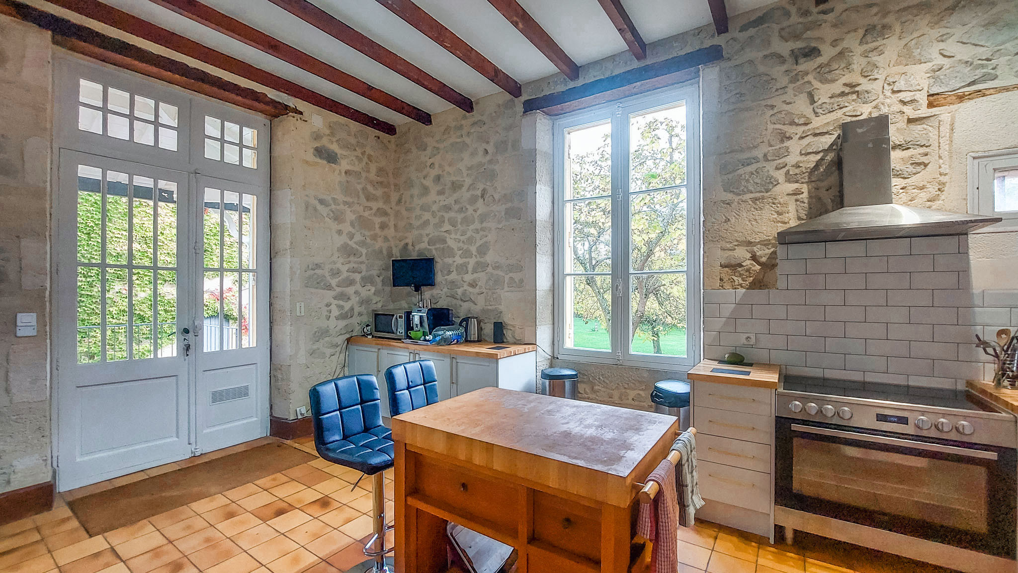 7 Bed, 1 Bath, HouseFor Sale, Fauillet, Lot-et-Garonne, Aquitaine, 47400