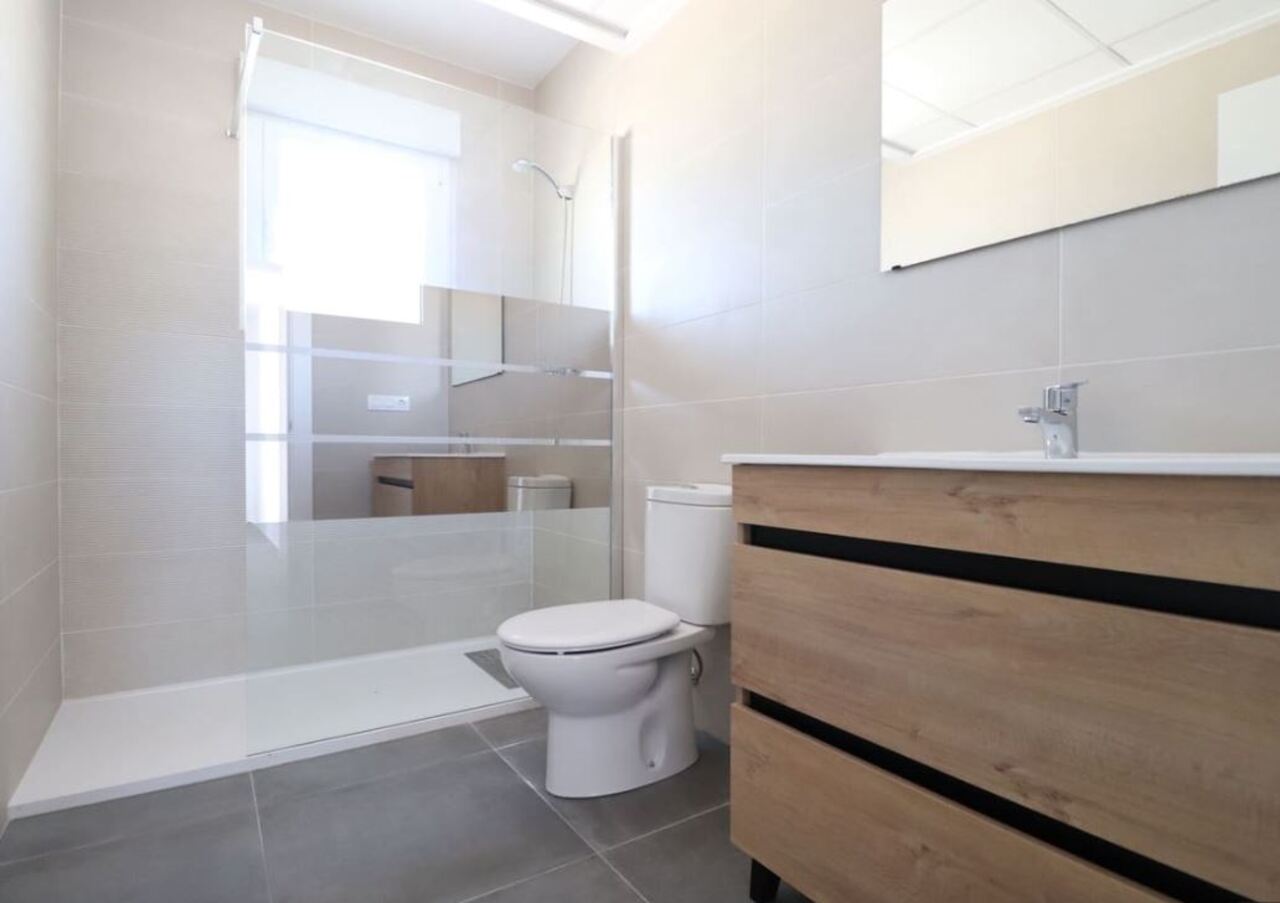 3 Bed, 2 Bath, HouseFor Sale, Pinoso, Valencia