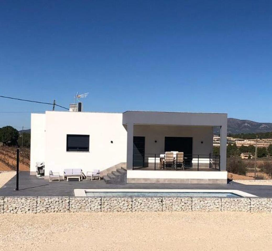 3 Bed, 2 Bath, HouseFor Sale, Pinoso, Valencia