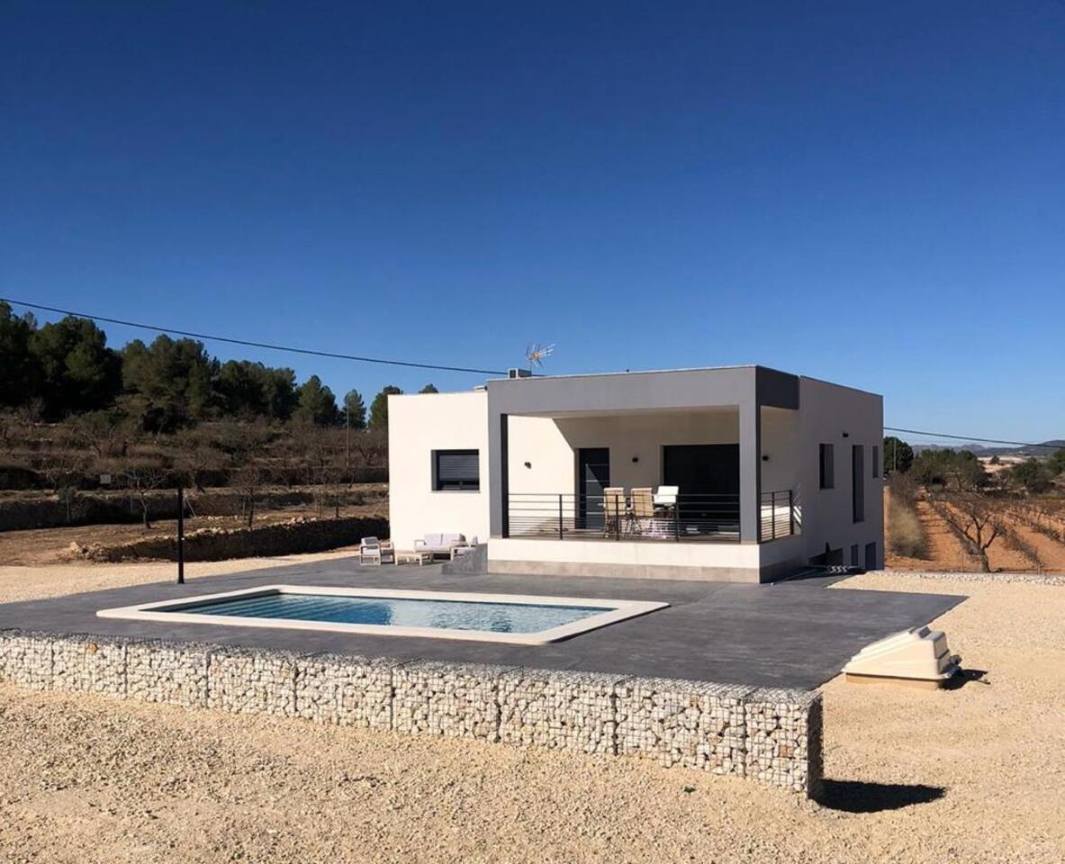 3 Bed, 2 Bath, HouseFor Sale, Pinoso, Valencia