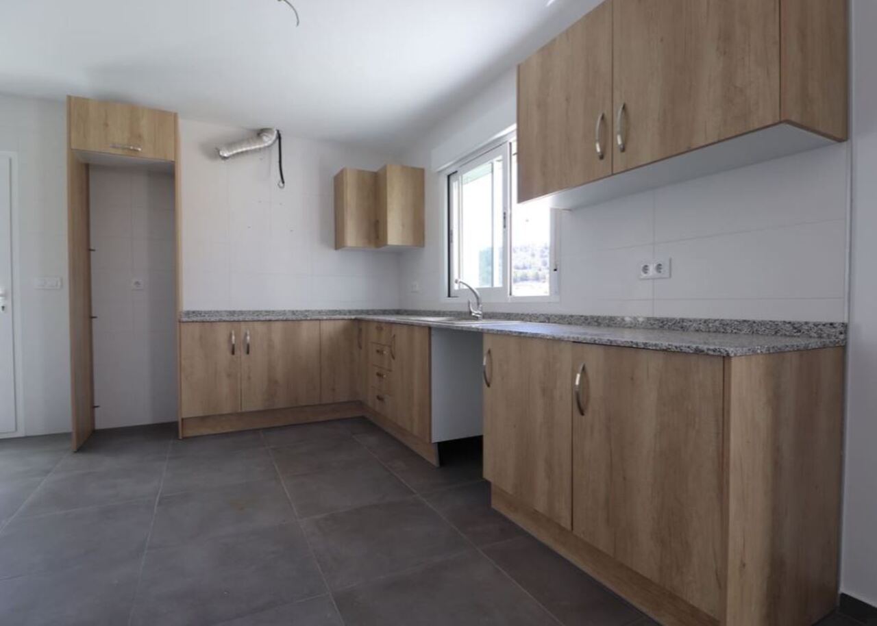 3 Bed, 2 Bath, HouseFor Sale, Pinoso, Valencia