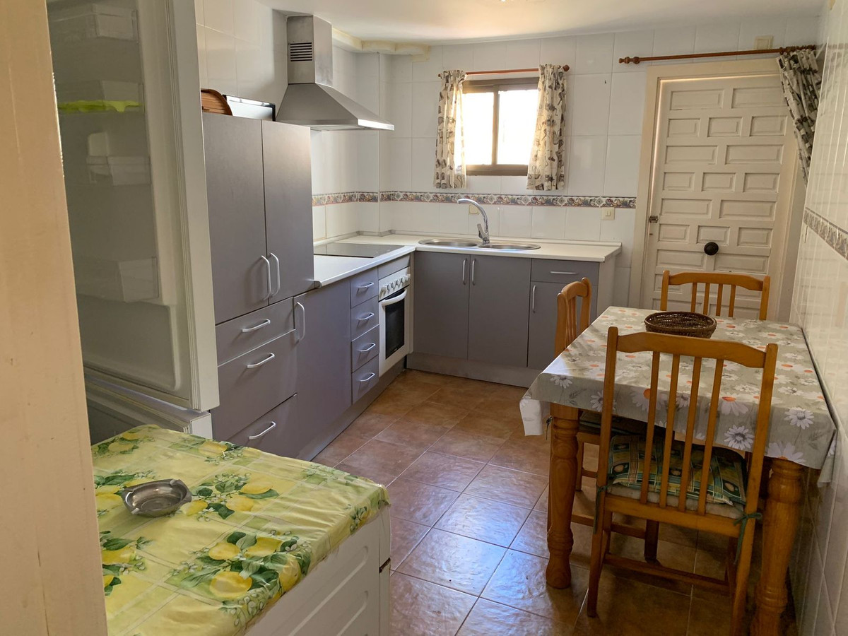 4 Bed, 1 Bath, HouseFor Sale, Manilva, Malaga