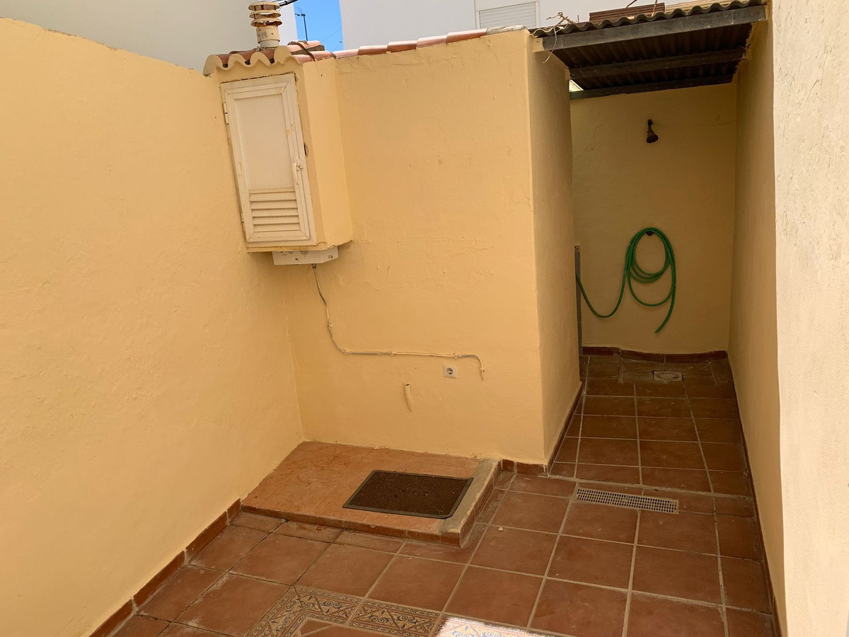 4 Bed, 1 Bath, HouseFor Sale, Manilva, Malaga