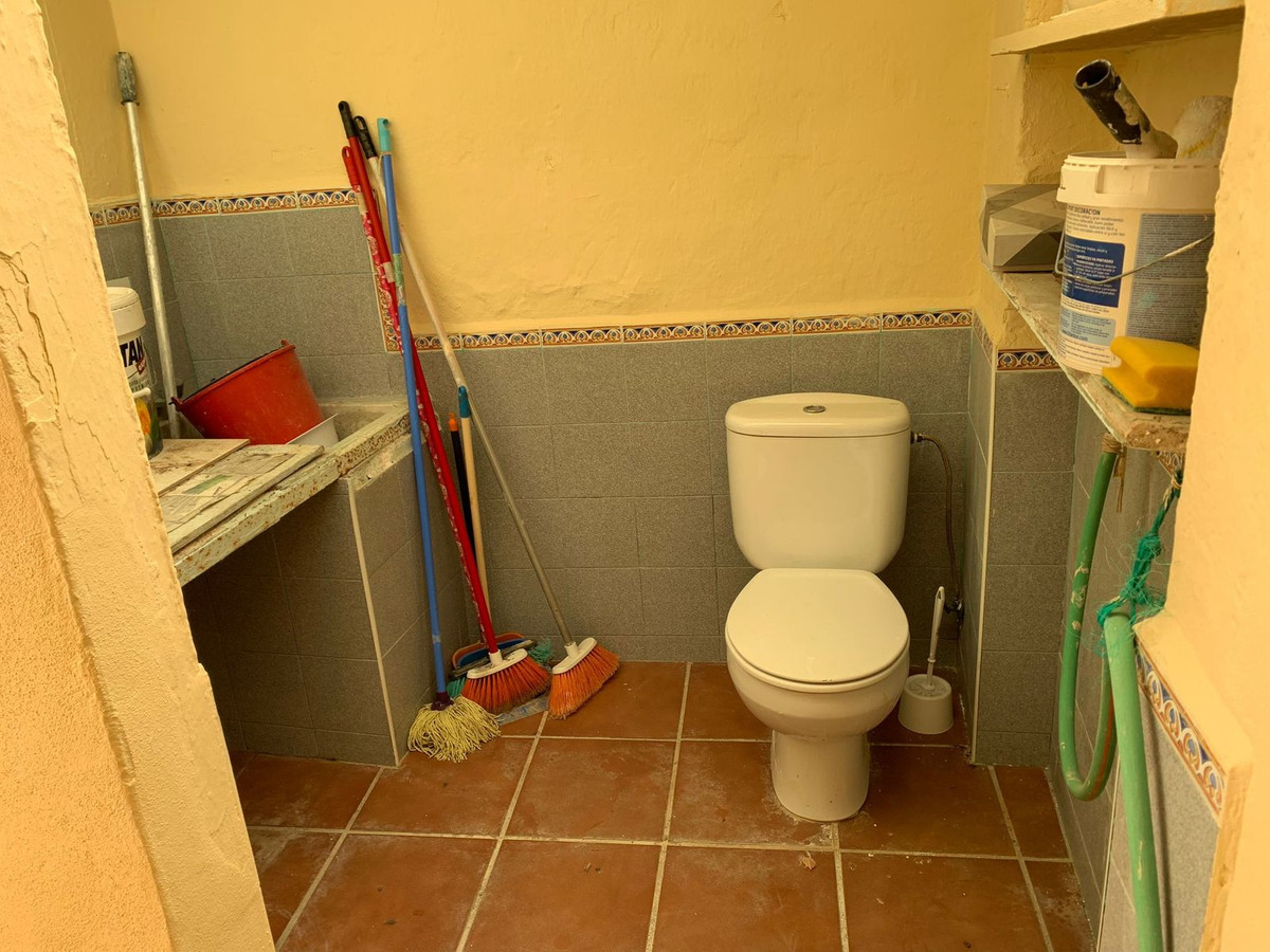 4 Bed, 1 Bath, HouseFor Sale, Manilva, Malaga