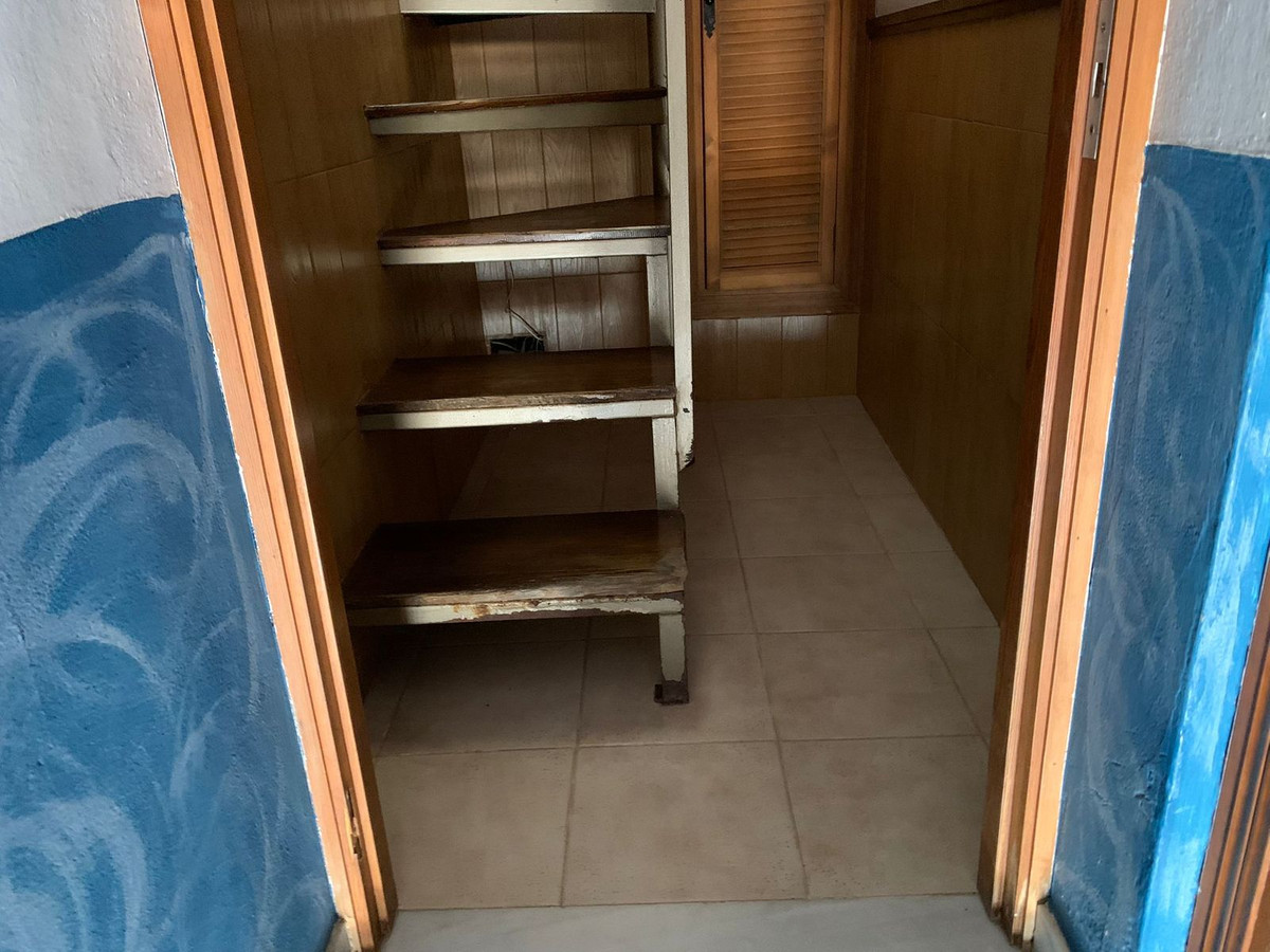 4 Bed, 1 Bath, HouseFor Sale, Manilva, Malaga