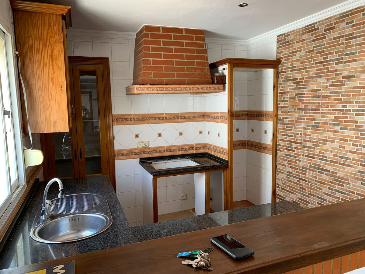 4 Bed, 1 Bath, HouseFor Sale, Manilva, Malaga