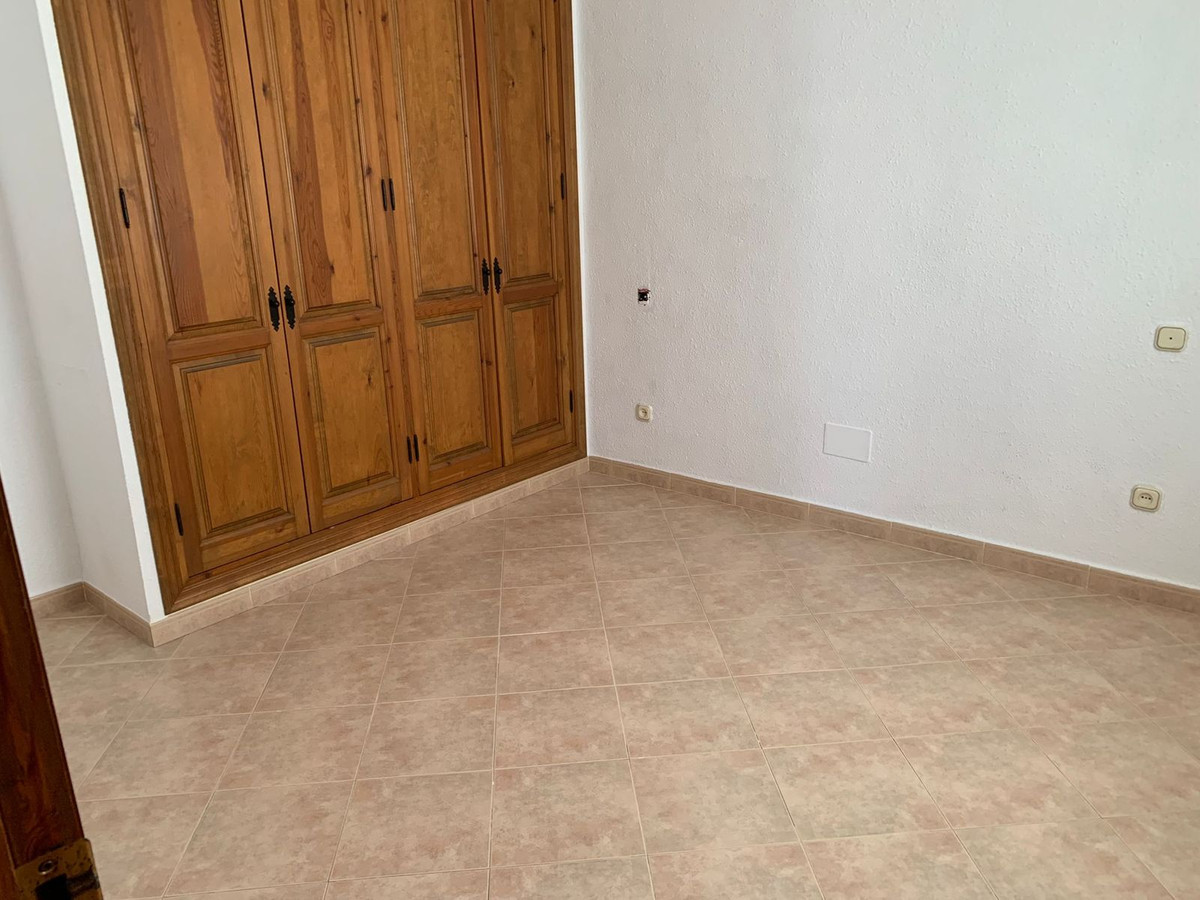 4 Bed, 1 Bath, HouseFor Sale, Manilva, Malaga