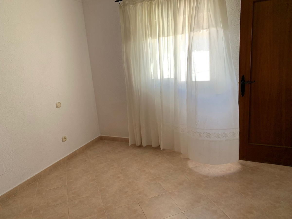 4 Bed, 1 Bath, HouseFor Sale, Manilva, Malaga